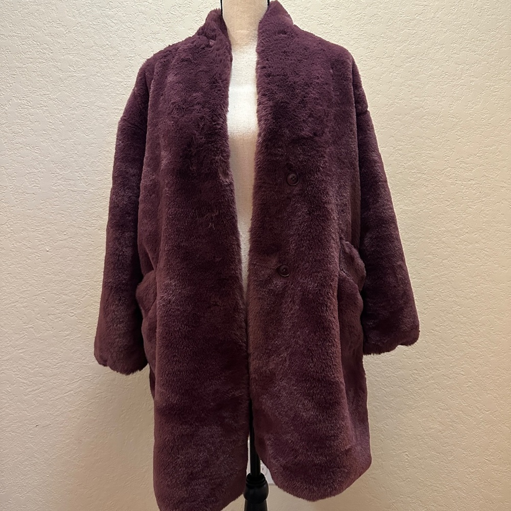 NEW Abercrombie & Fitch Women's Teddy Coat  Medium  Plum Color
